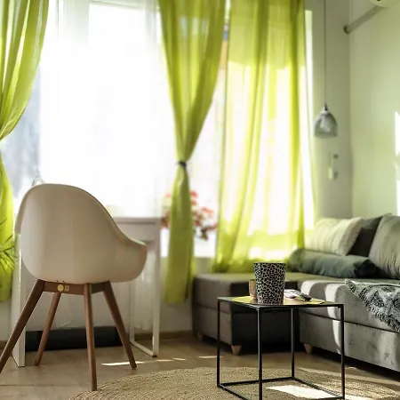 Zara 4 Guests Pet Friendly