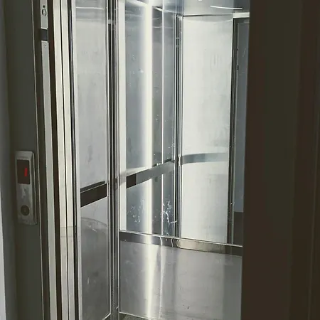Zara 4 Guests Pet Friendly