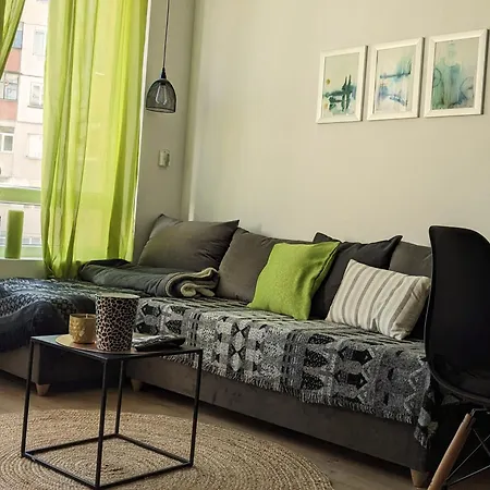 Zara 4 Guests Pet Friendly Apartment *