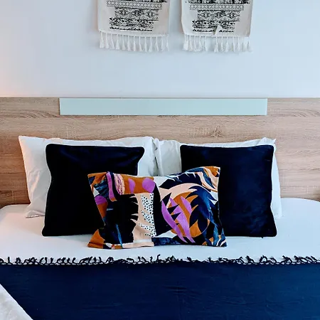 Zara 4 Guests Pet Friendly
